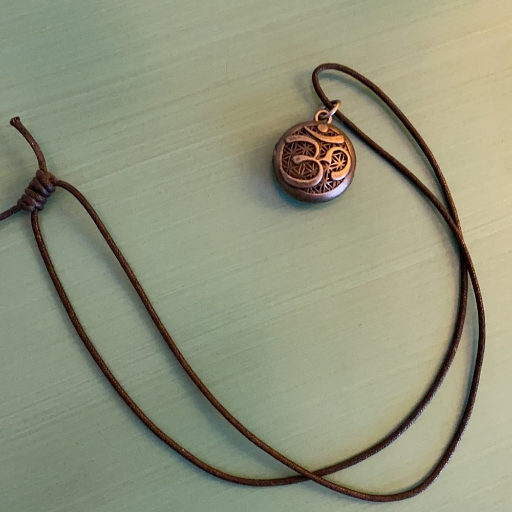 Zen Inspired Locket - Picture 4 of 6